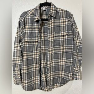 Old navy, size means medium flannel.